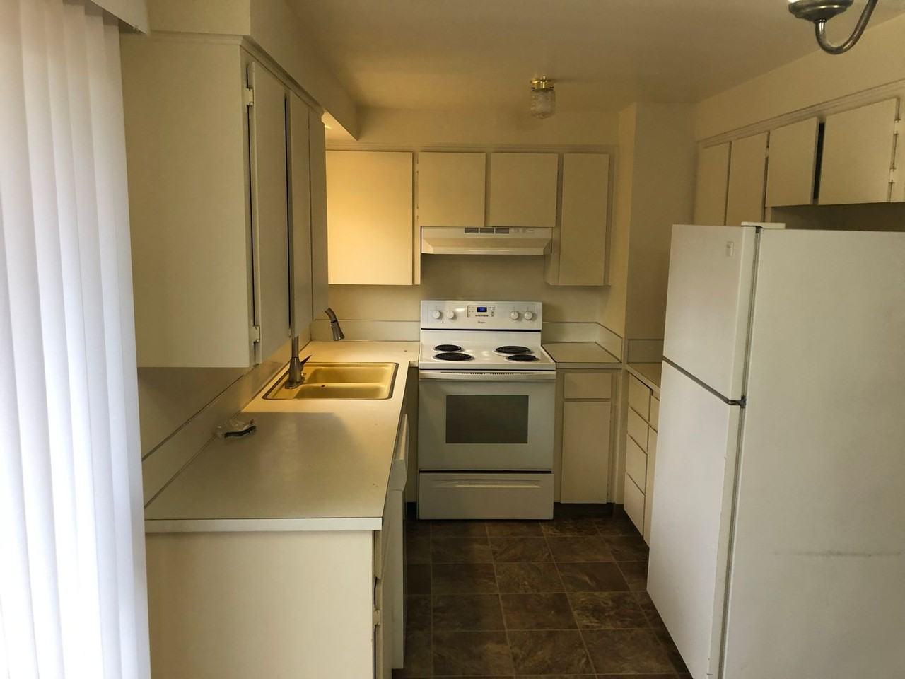 1009 N Hulet Ave - Photo 2 of 22