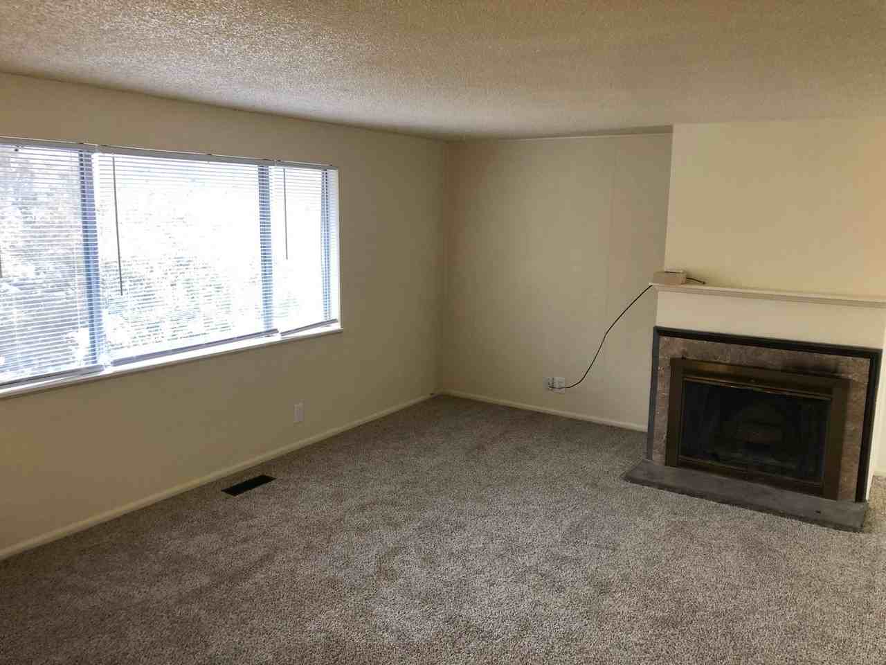 1009 N Hulet Ave - Photo 4 of 22