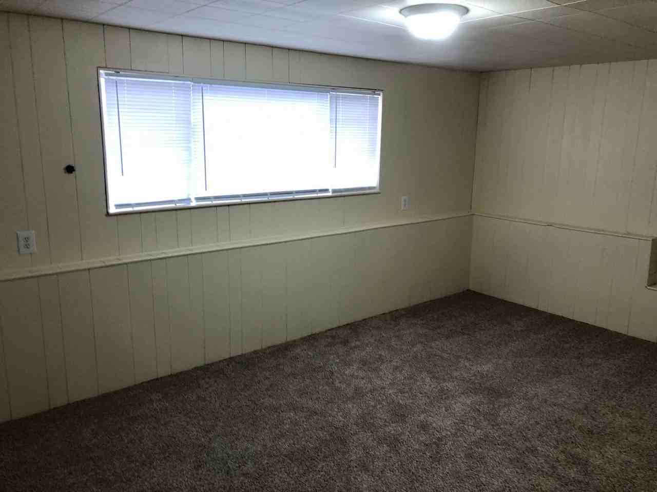1009 N Hulet Ave - Photo 7 of 22