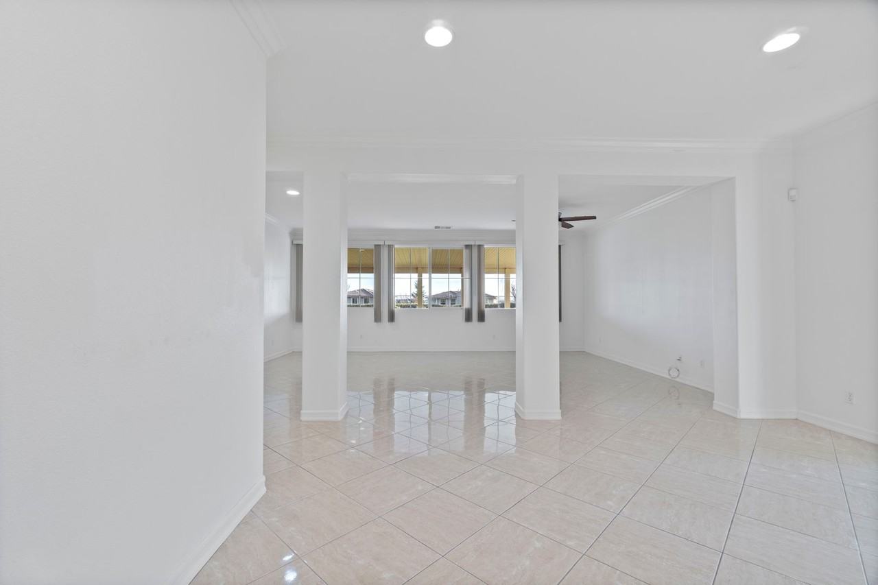 33329 Gold Mountain Rd - Photo 4 of 24