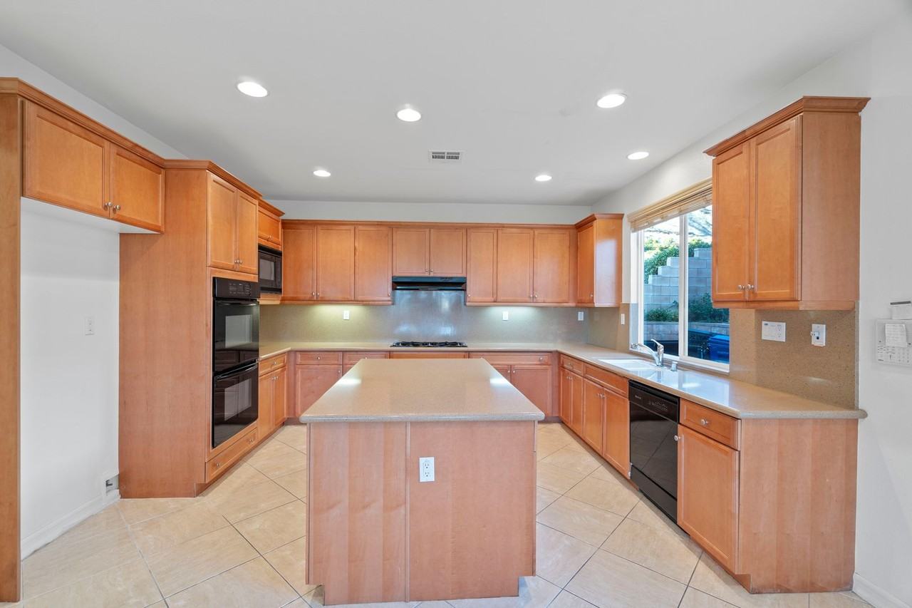 33329 Gold Mountain Rd - Photo 7 of 24