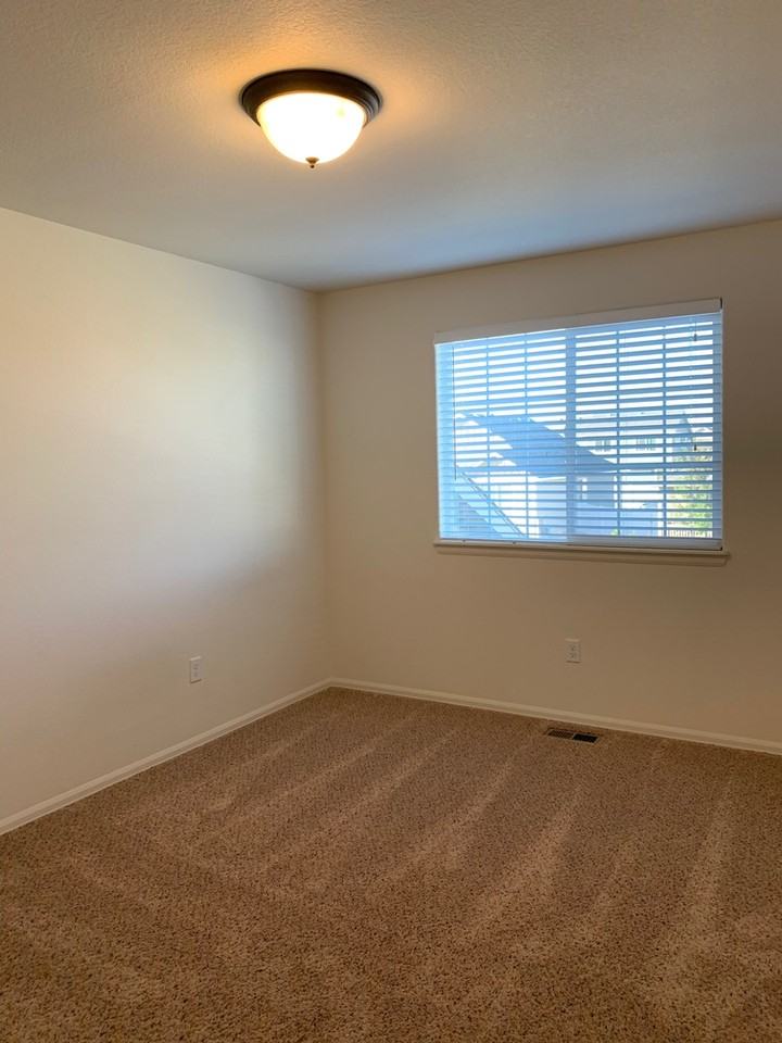 1511 Woodcock St - Photo 5 of 20