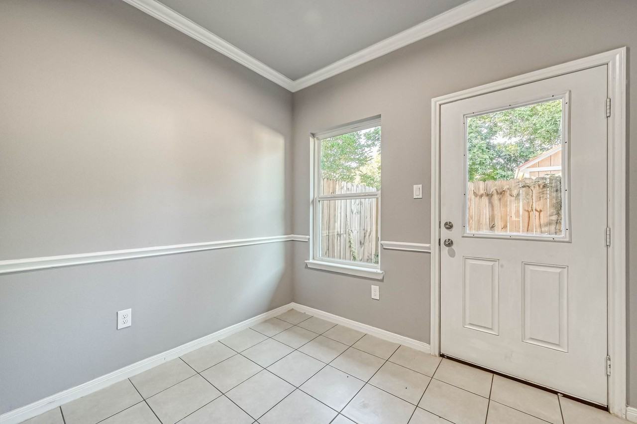 7903 Moon Beam St - Photo 7 of 14