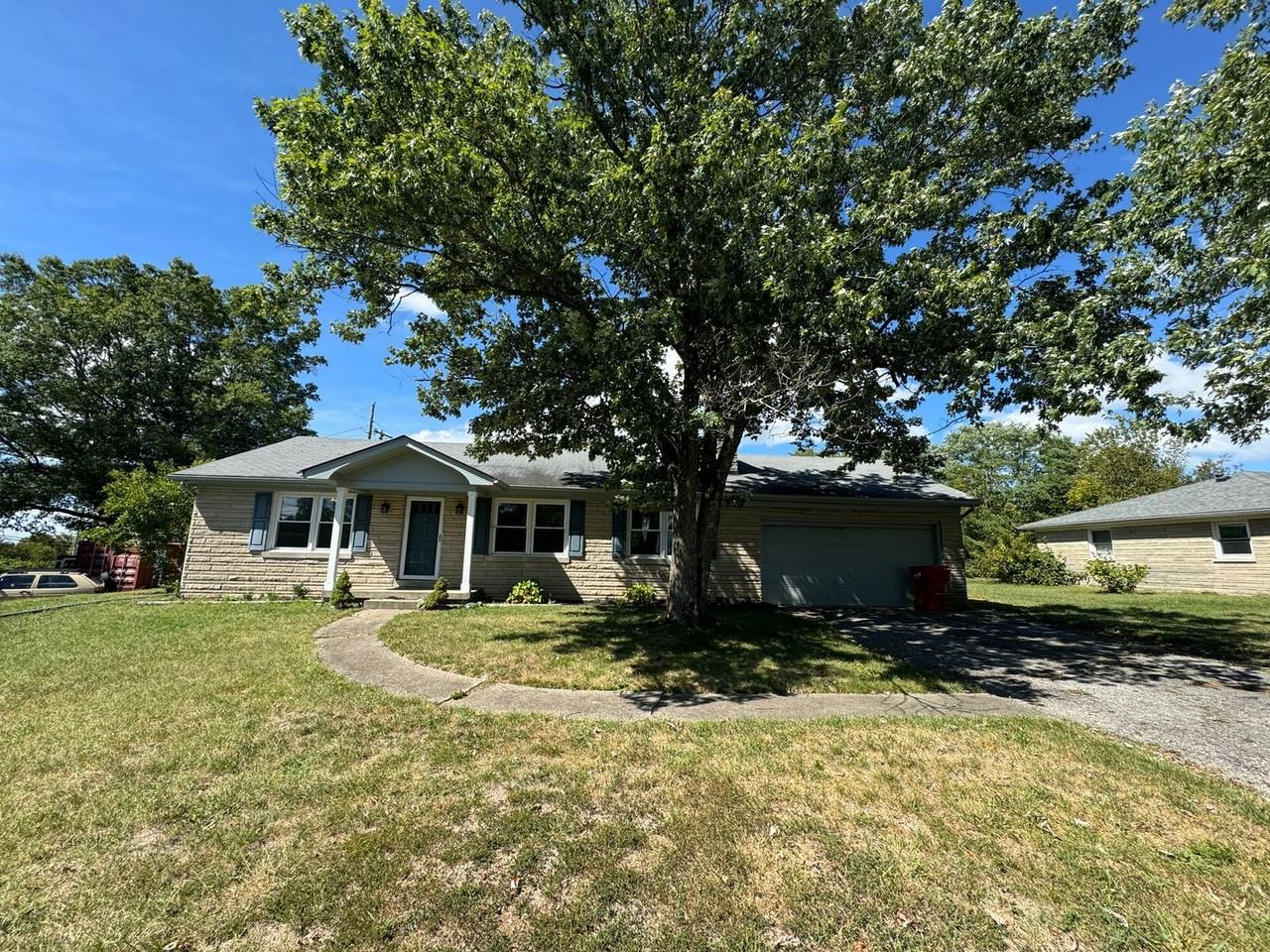 101 Rainbow Dr - Photo 2 of 33