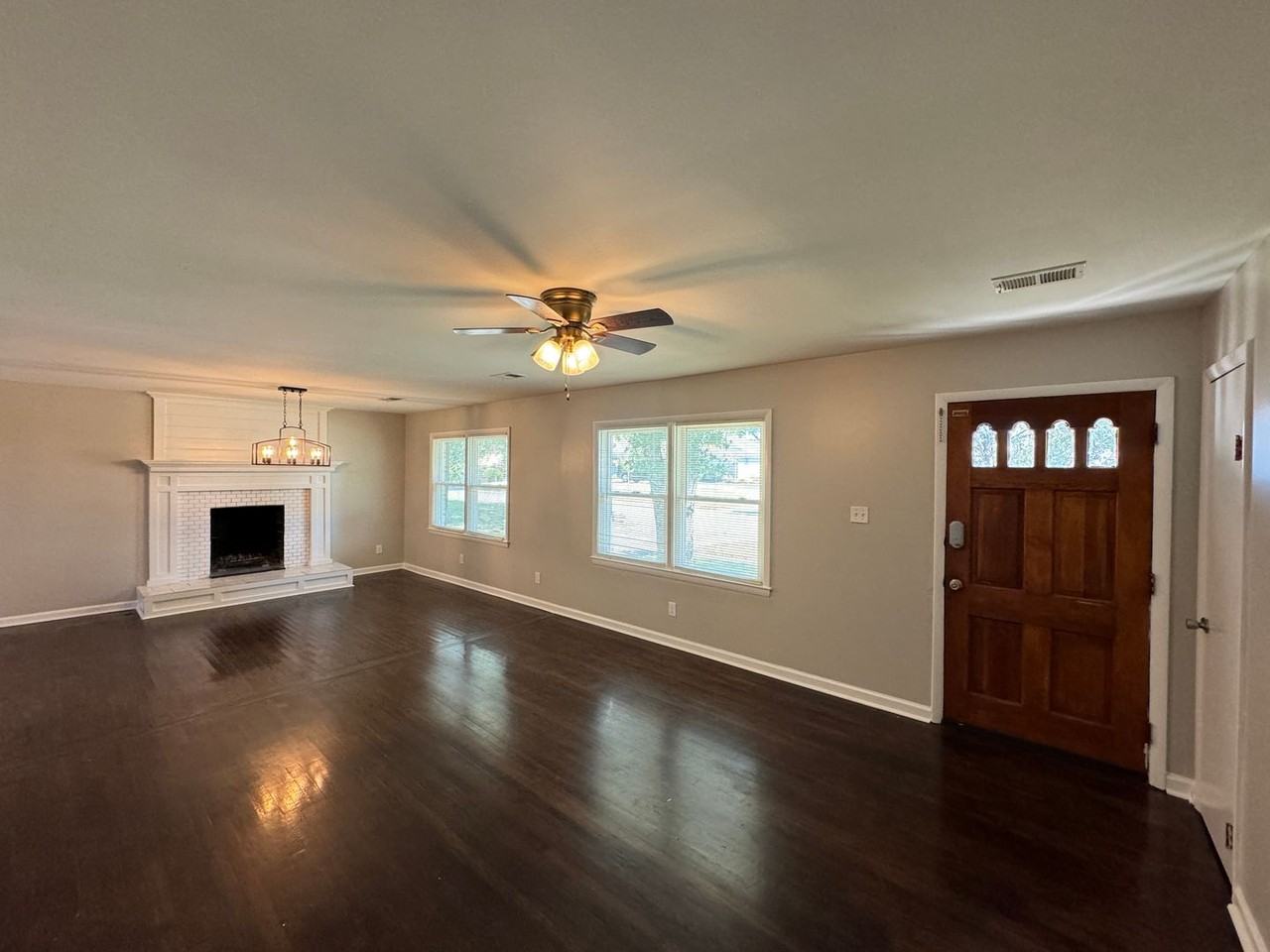 101 Rainbow Dr - Photo 6 of 33