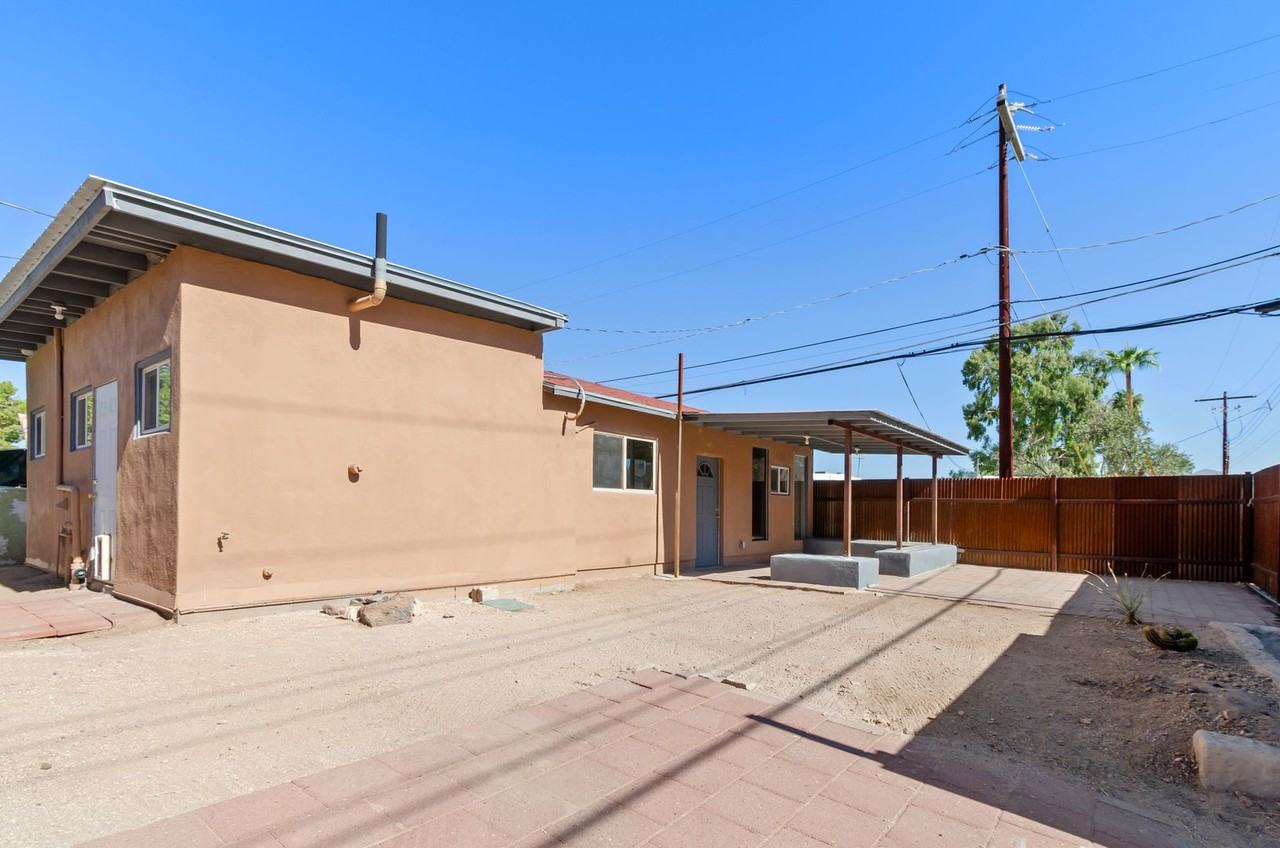 1541 E. Mabel - Photo 2 of 43