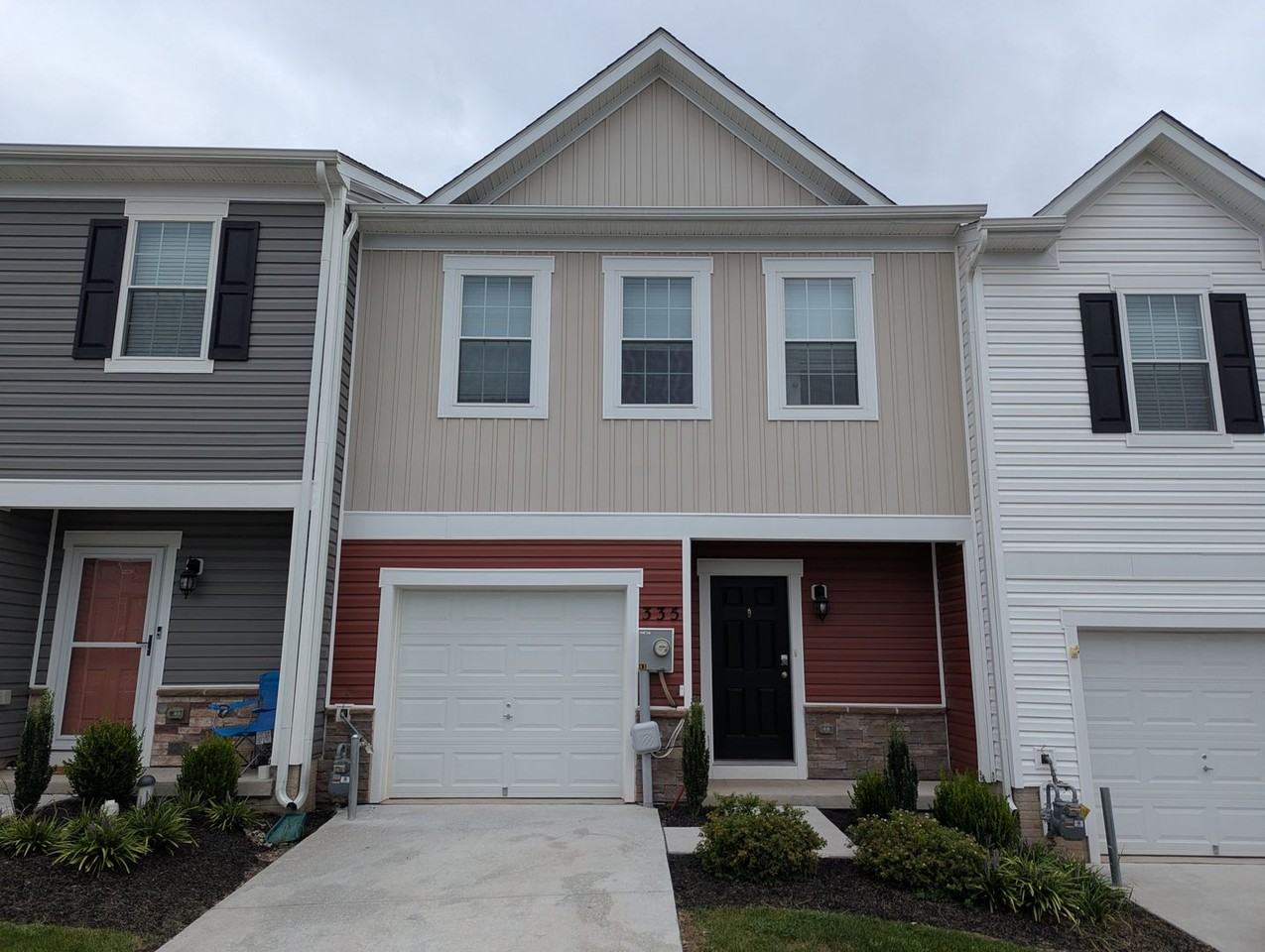 335 Locust Run Dr - Photo 2 of 20