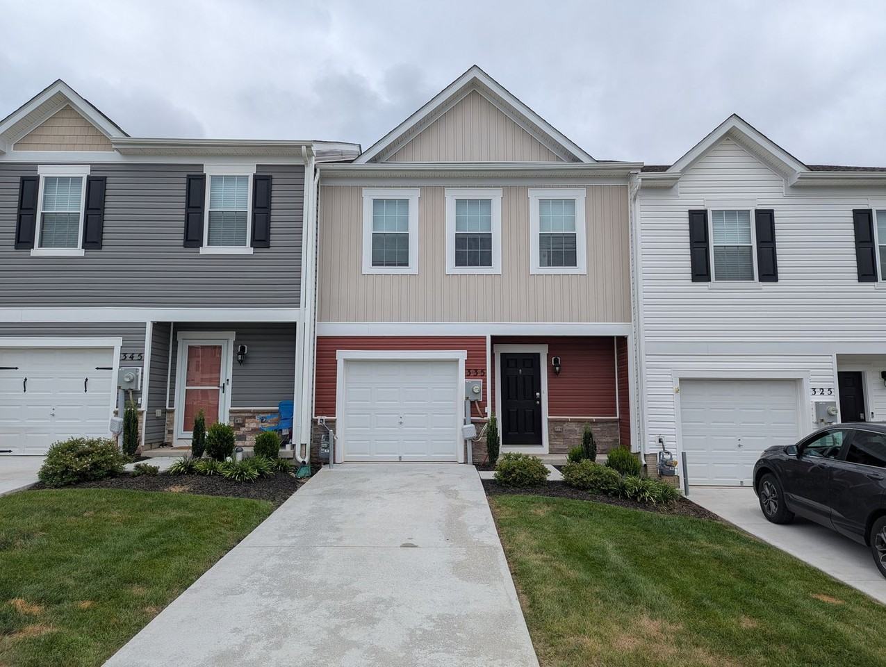 335 Locust Run Dr - Photo 3 of 20
