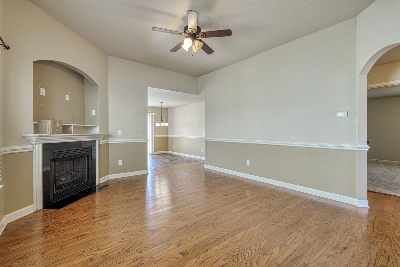 707 Bankston Dr - Photo 3 of 16