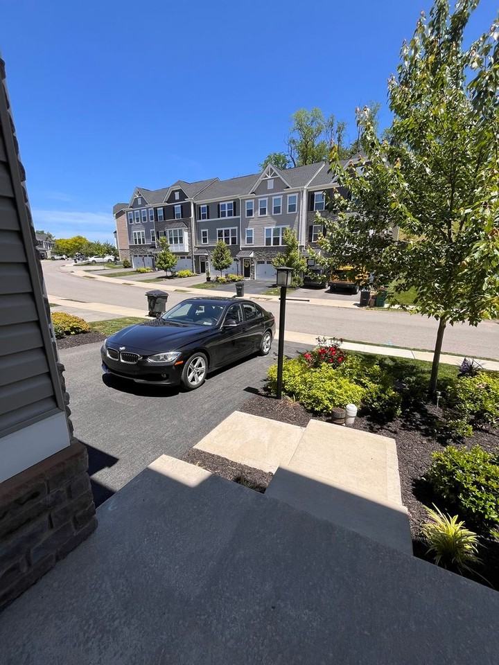 437 Greenwood Dr - Photo 3 of 36