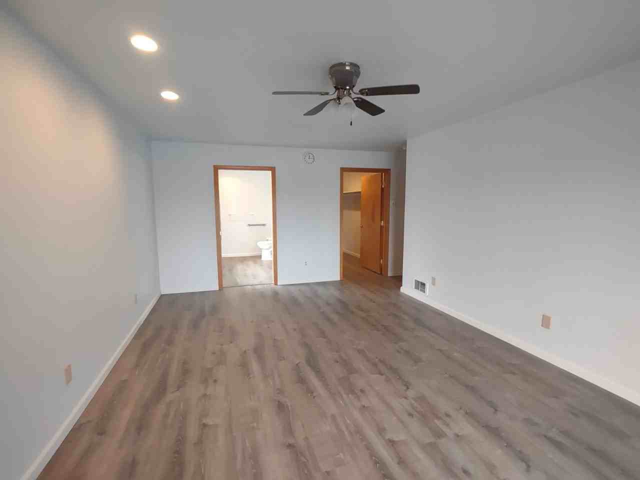 365 Octopus Ave Ne - Photo 5 of 27