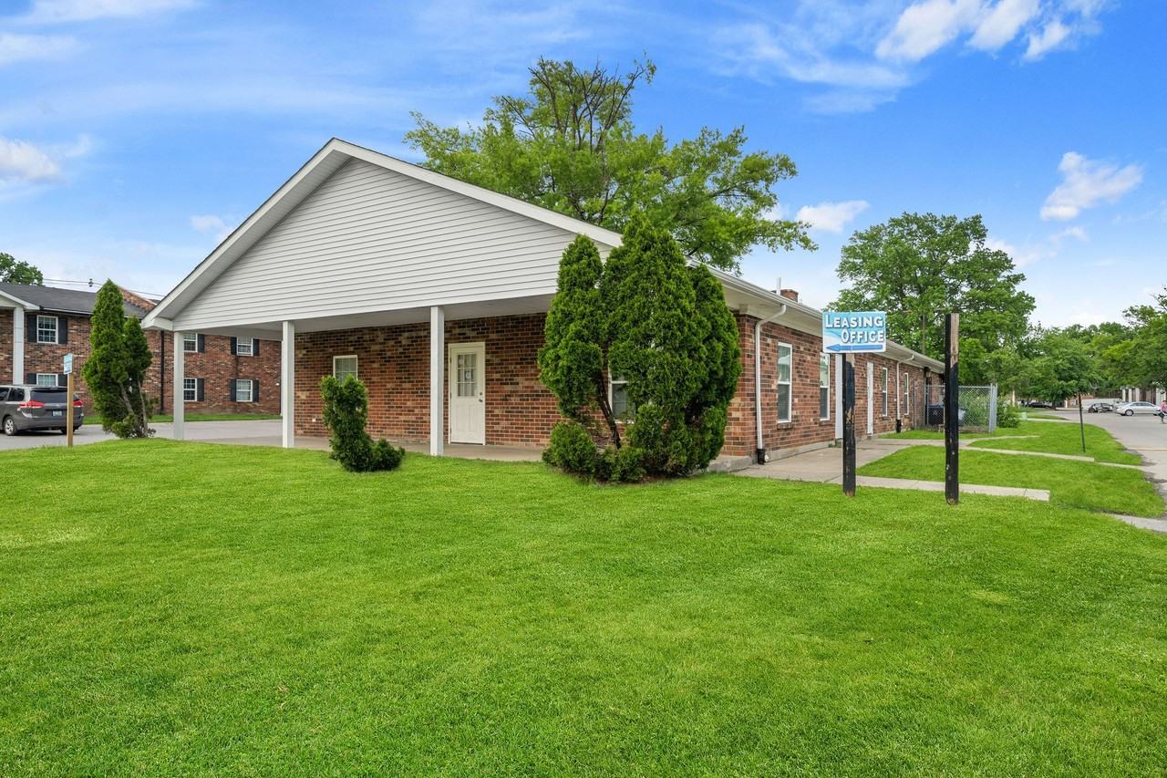 Colonial Oaks Apartments - Photo 4 of 6