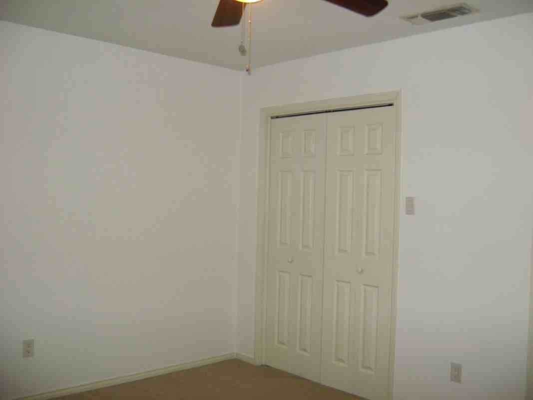 1714 Red Bud Ln - Photo 6 of 16