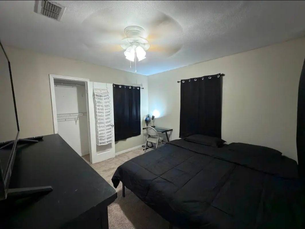 11512 Grovewood Ave - Photo 2 of 5