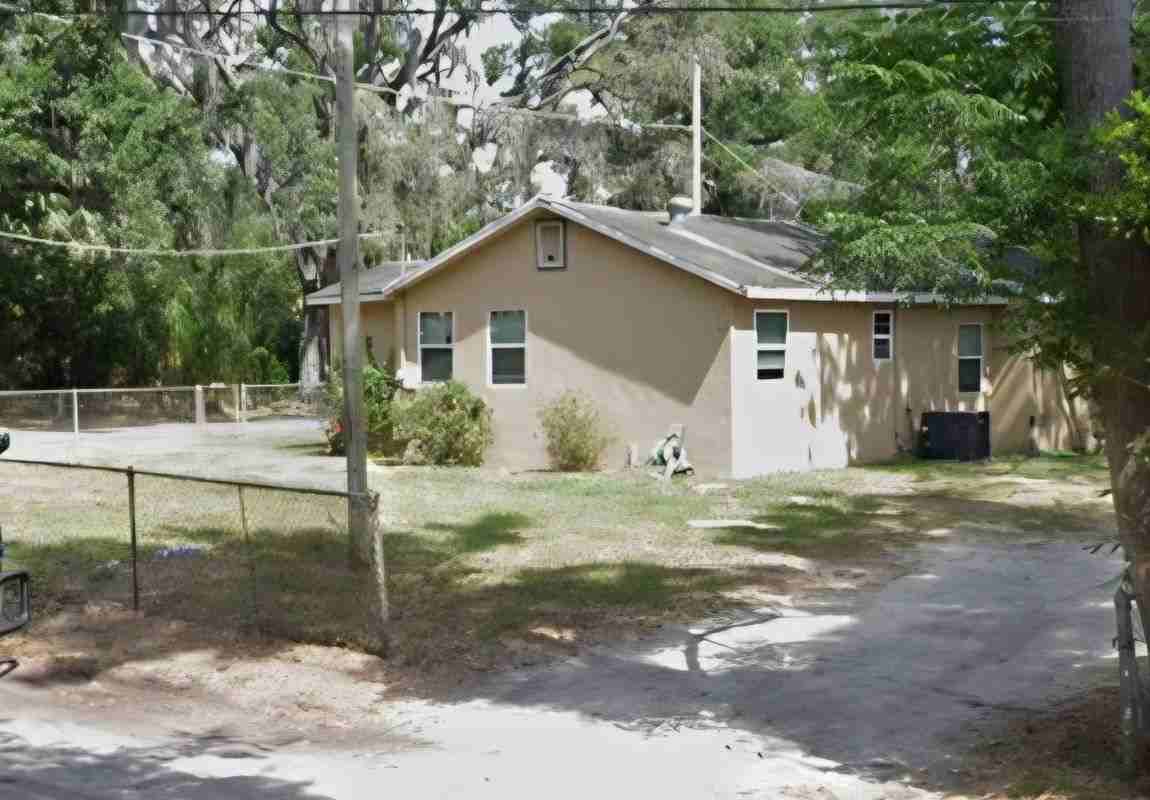 11617 Grovewood Ave - Photo 3 of 3