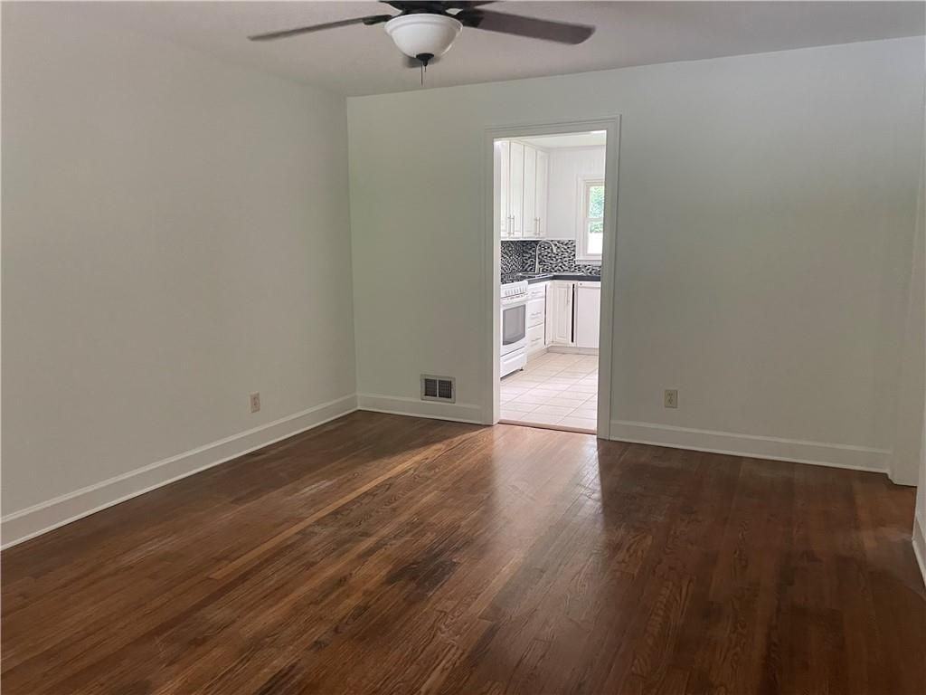 4260 S Lakeshore Dr - Photo 3 of 12