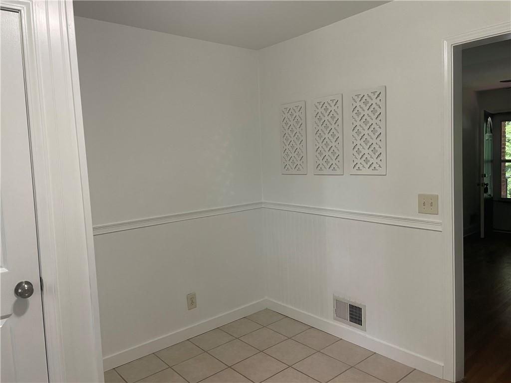 4260 S Lakeshore Dr - Photo 5 of 12