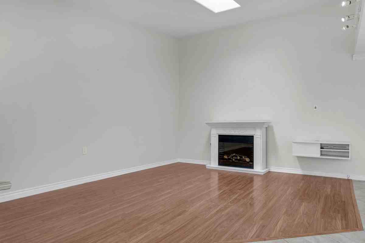 479 Calle Cadiz ##B - Photo 3 of 25