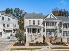 featured image of 2035 Parkside Ln