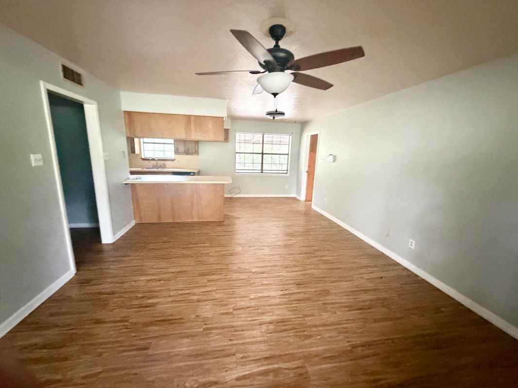 224 Woodland Cir - Photo 3 of 15