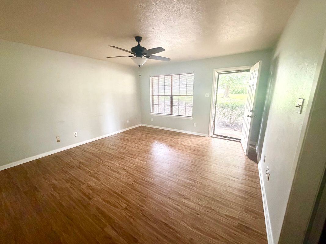 224 Woodland Cir - Photo 4 of 15