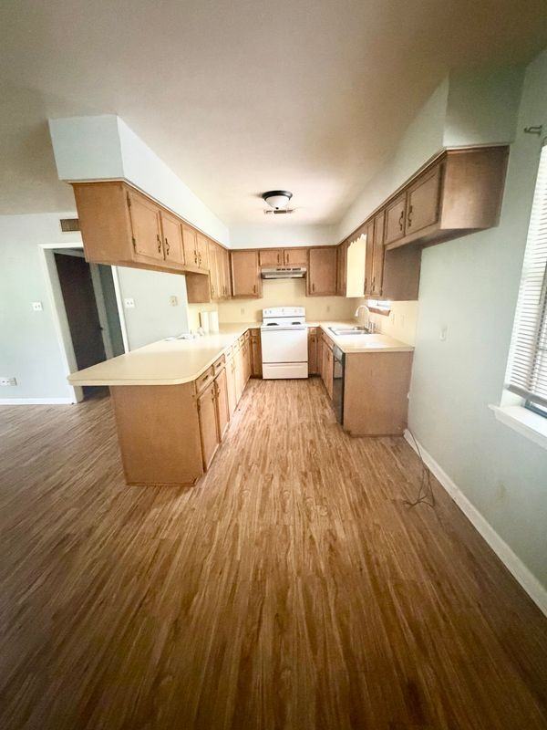 224 Woodland Cir - Photo 5 of 15