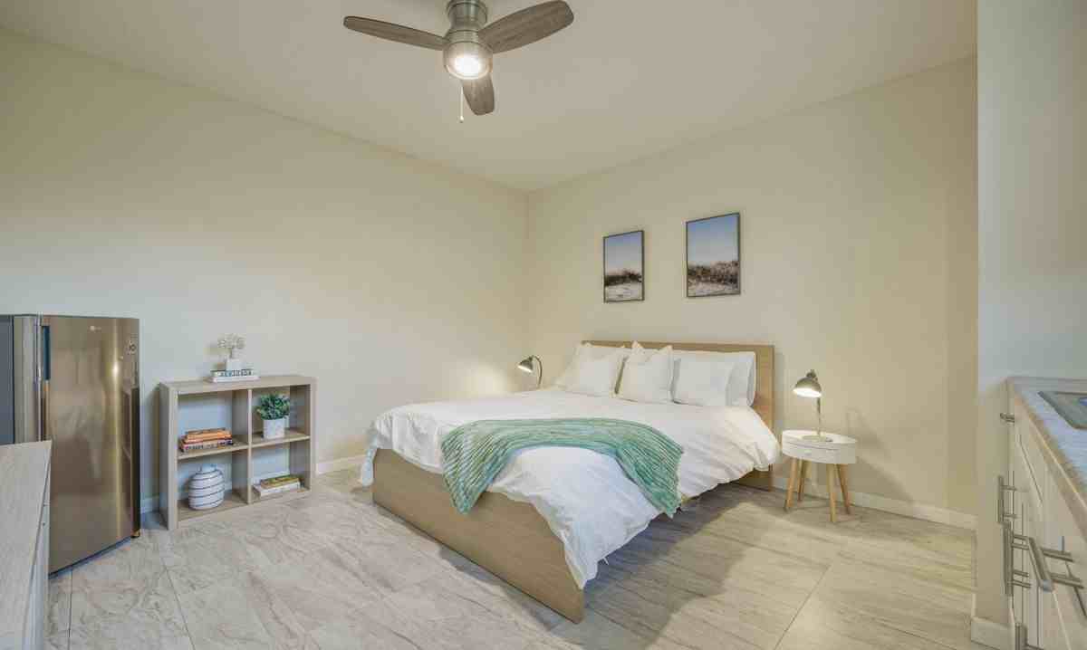 609 S Crescent Dr - Photo 5 of 9