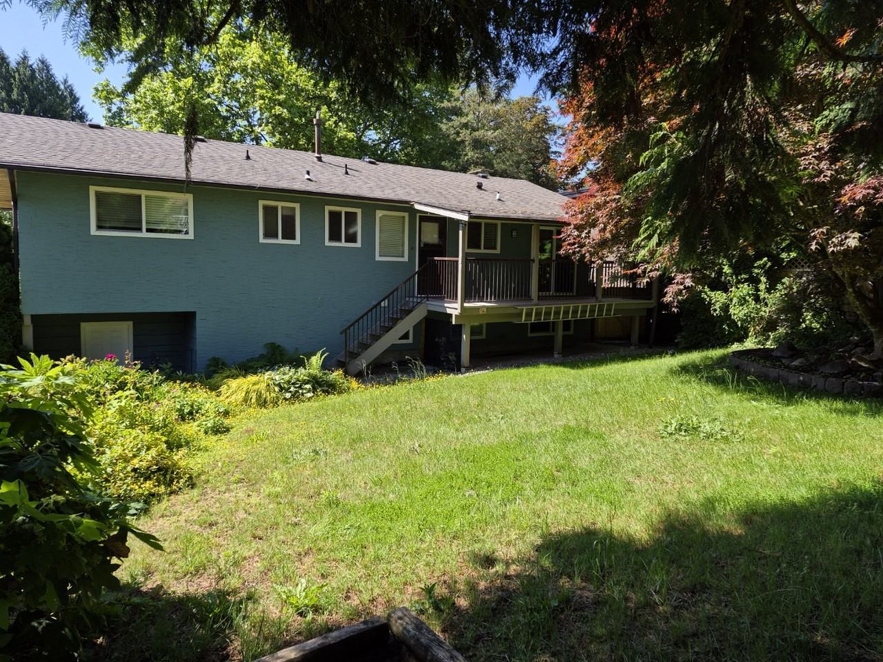 3853 Clematis Crescent - Photo 4 of 29