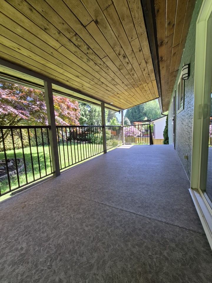 3853 Clematis Crescent - Photo 5 of 29