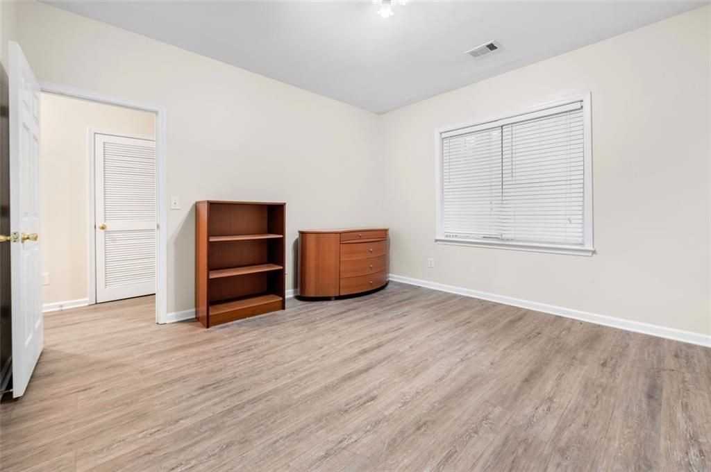 3944 Howell Park Rd - Photo 7 of 35