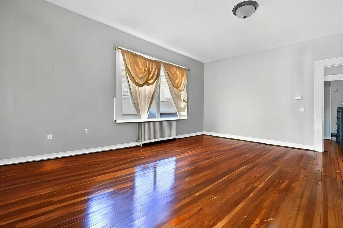 1440 Wood Ave - Photo 6 of 9