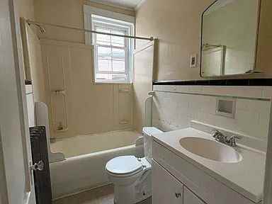 340 Orange St - Photo 4 of 6