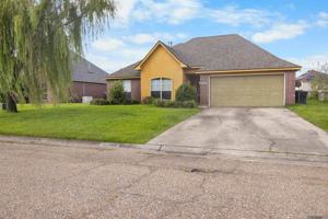 featured image of 40450 Hawthorne Dr