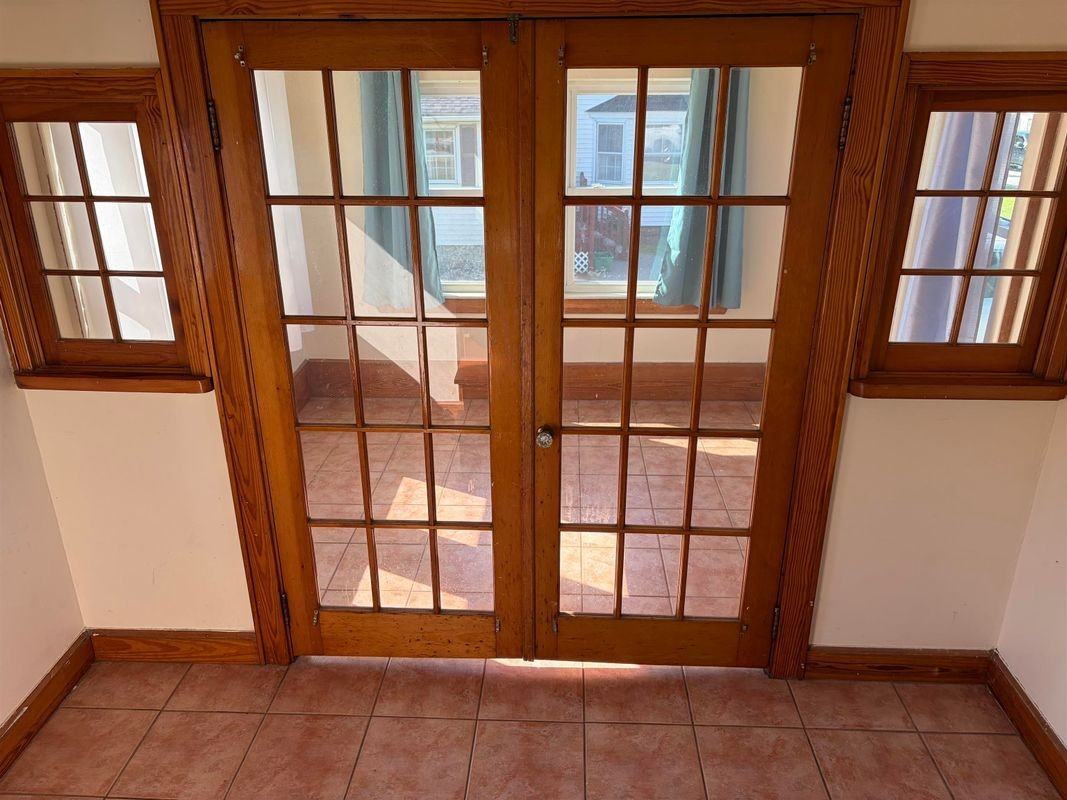 1420 Woodbury Ave - Photo 3 of 29