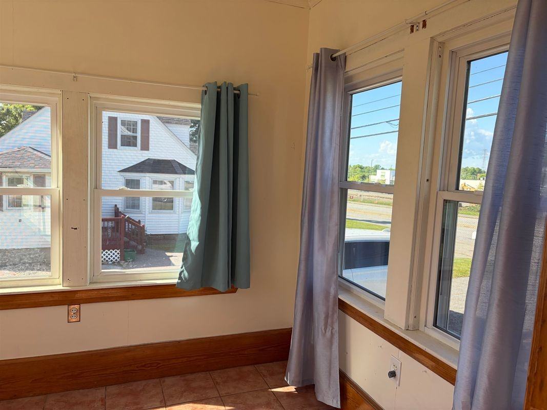1420 Woodbury Ave - Photo 4 of 29