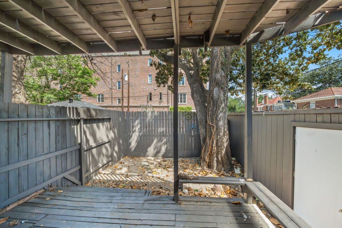 518 Hawthorne St - Photo 3 of 3