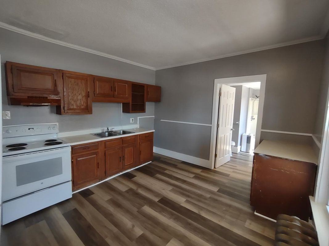 48 Laurel St ##4 - Photo 6 of 9