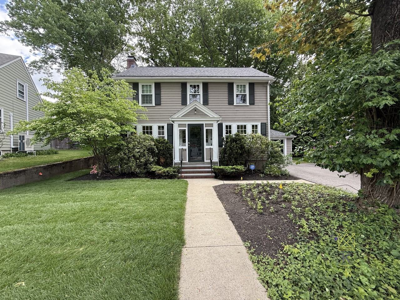 24 Beverly Rd - Photo 2 of 24