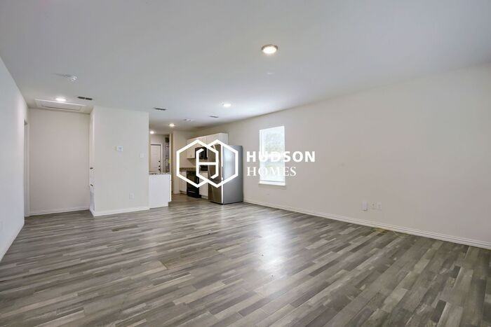 1115 E Birdsong St - Photo 4 of 14