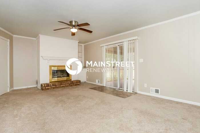 1354 Pendley Dr Sw - Photo 2 of 15