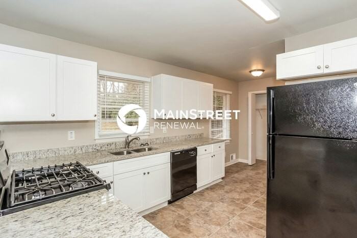 1354 Pendley Dr Sw - Photo 4 of 15