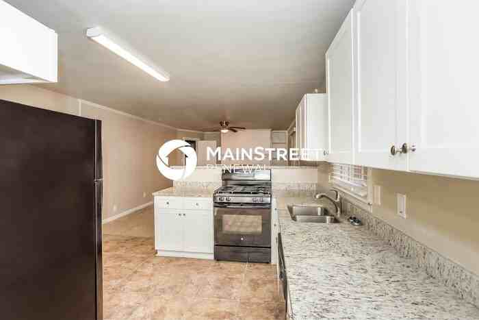 1354 Pendley Dr Sw - Photo 5 of 15