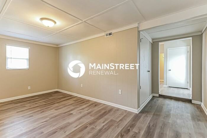 885 Westgate Dr - Photo 4 of 14