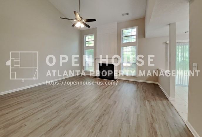 596 Lullingstone Dr Se - Photo 5 of 21