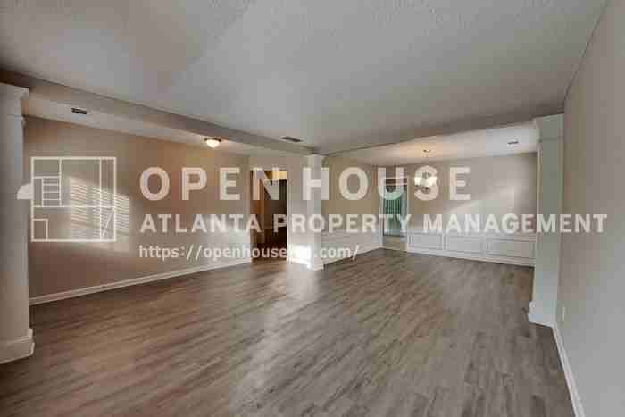 596 Lullingstone Dr Se - Photo 6 of 21
