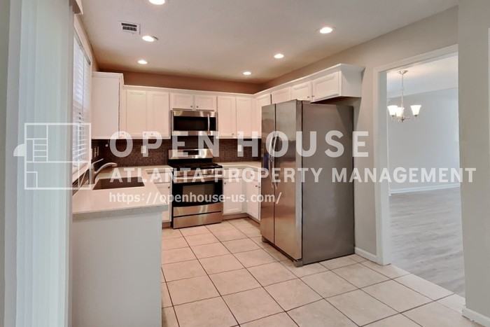 596 Lullingstone Dr Se - Photo 7 of 21
