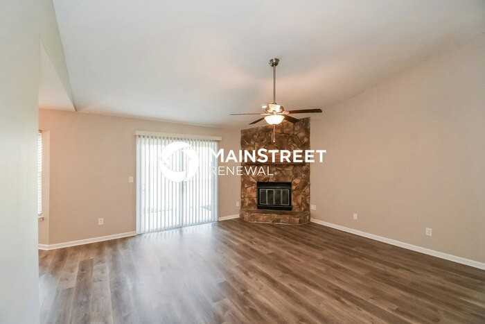 8064 Honeysuckle Ln - Photo 3 of 16