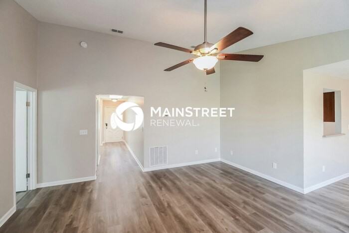 8064 Honeysuckle Ln - Photo 5 of 16