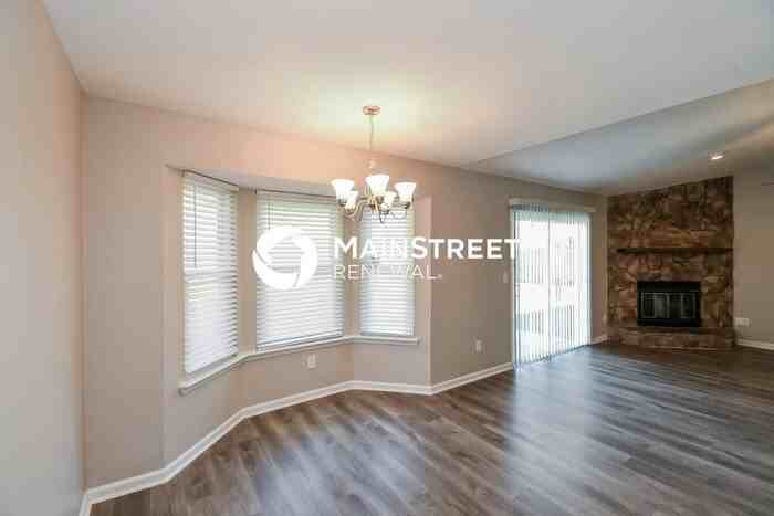 8064 Honeysuckle Ln - Photo 7 of 16