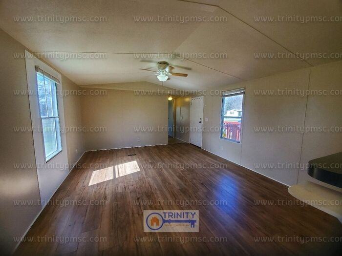 106 Vaughn Dr - Photo 2 of 13